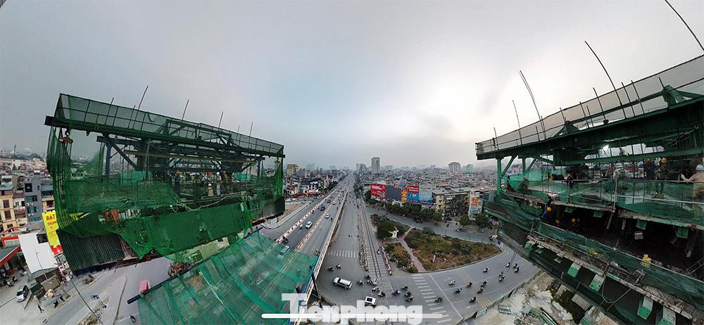 Dù ảnh hưởng bởi đại dịch COVID-19, dự án đường Vành đai 2 (Hà Nội) đoạn Minh Khai - Đại La vẫn đang khẩn trương tăng tốc thi công.