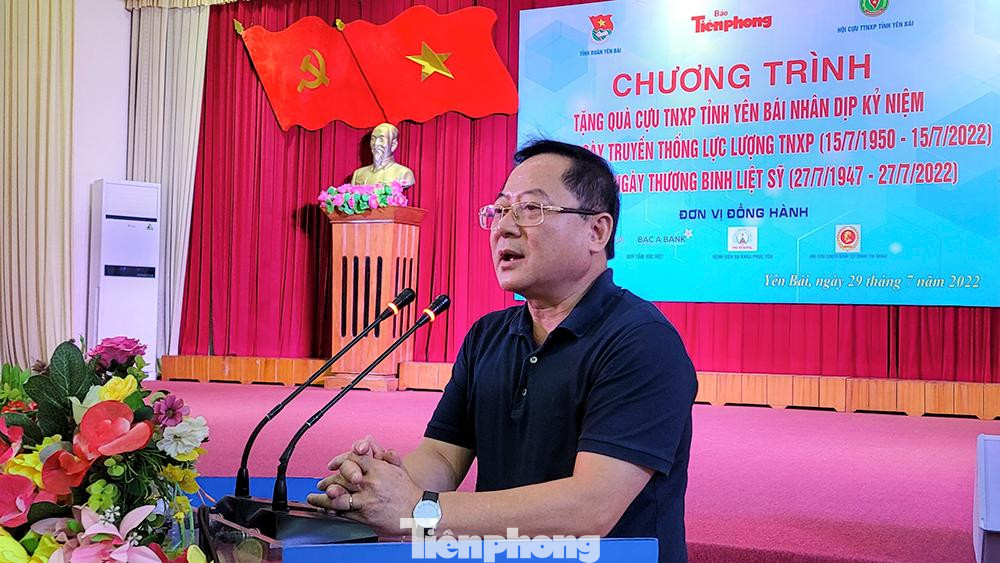 Nhà báo Lê Xuân Sơn - Tổng Biên tập báo Tiền Phong, bày tỏ sự tri ân đối với những cống hiến và hy sinh của các cựu thanh niên xung phong trong công cuộc giải phóng, bảo vệ và xây dựng đất nước.