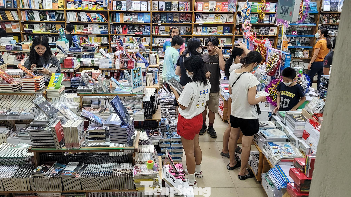 Sáng mai (5/9), học sinh trên cả nước sẽ khai giảng năm học mới 2022 - 2023 bằng hình thức trực tiếp, thay vì trực tuyến như 2 năm dịch bệnh COVID-19 vừa qua.