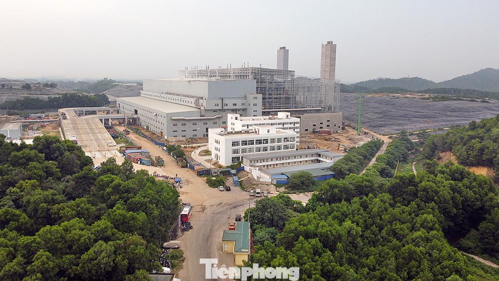 Được khởi công từ tháng 8/2019, dự án Nhà máy Điện rác Sóc Sơn thuộc Khu liên hợp xử lý chất thải rắn Nam Sơn, huyện Sóc Sơn được UBND TP phê duyệt chủ trương đầu tư trên diện tích khoảng 17,51ha.