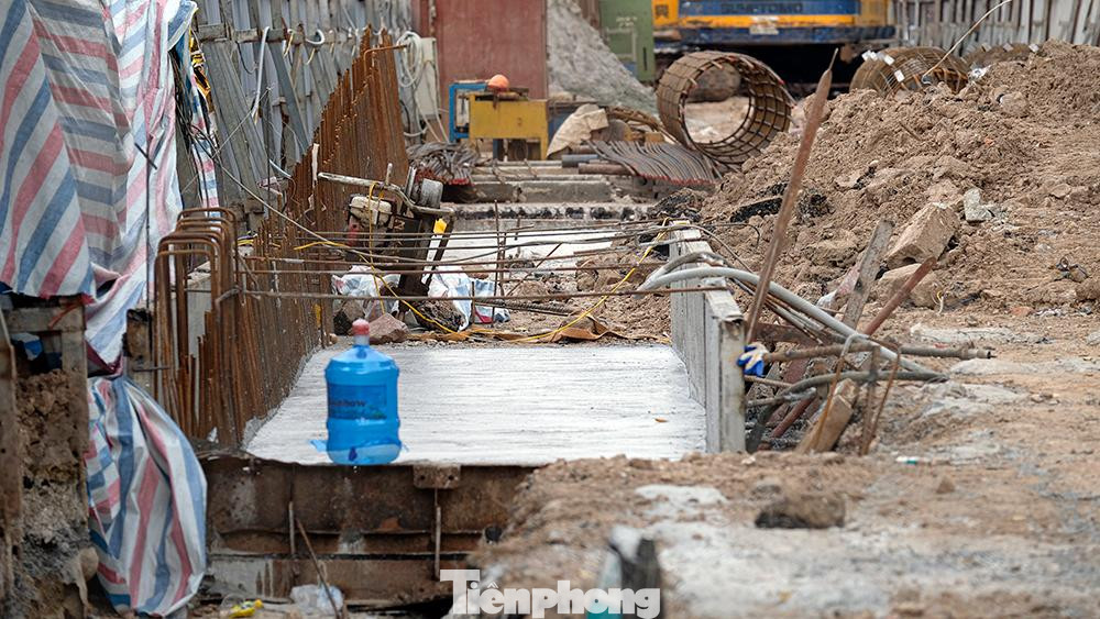 Đây là dự án nhằm nâng cao năng lực giao thông qua ngã tư Chùa Bộc - Phạm Ngọc Thạch - Tôn Thất Tùng - Đông Tác, giải quyết tình trạng ùn tắc và hình thành hạ tầng giao thông khung của Hà Nội.