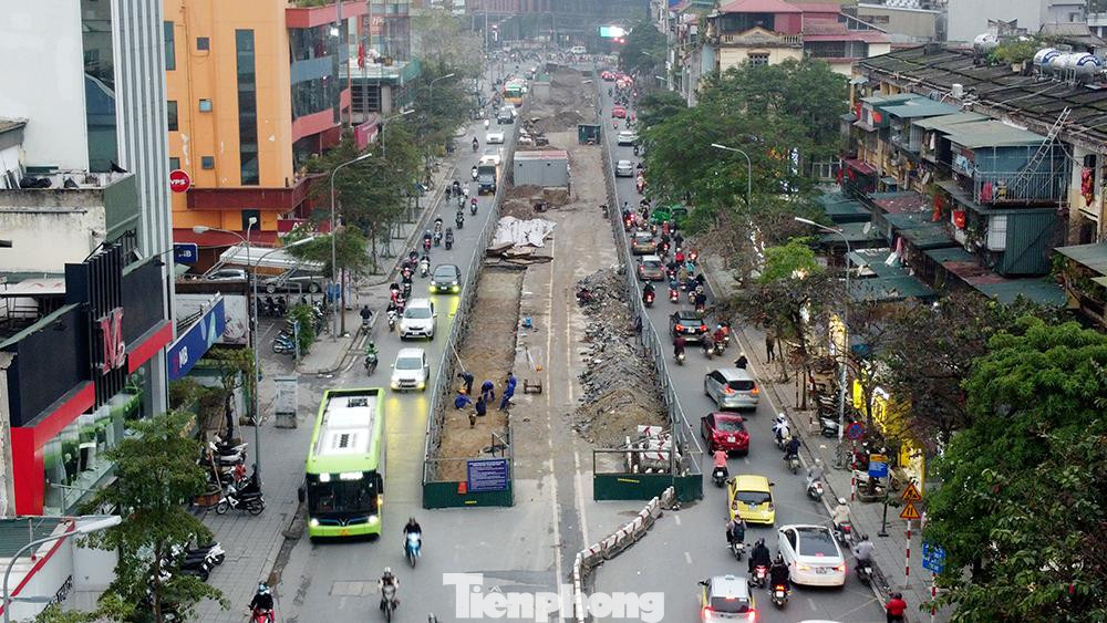 Vào tháng 11/2021, Ban Quản lý dự án đầu tư xây dựng công trình giao thông TP Hà Nội đã tiến hành khoan mũi cọc nhồi tại công trình xây dựng cầu vượt tại nút giao Chùa Bộc - Phạm Ngọc Thạch. Chính thức khởi công công trình có mức đầu tư gần 150 tỷ đồng và dự kiến hoàn thành trong thời gian 7 tháng.