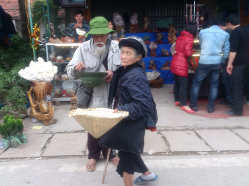 Không chỉ có người già...