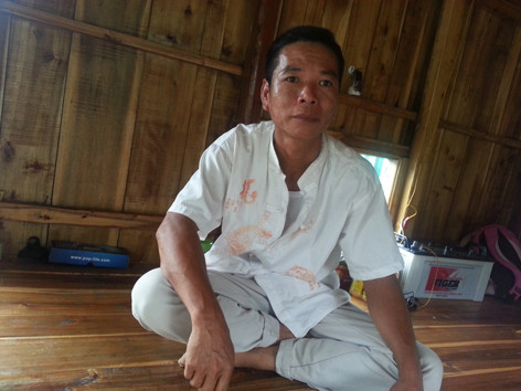 Ông Thụ trong ngôi nhà nổi giữa vịnh Vân Đồn