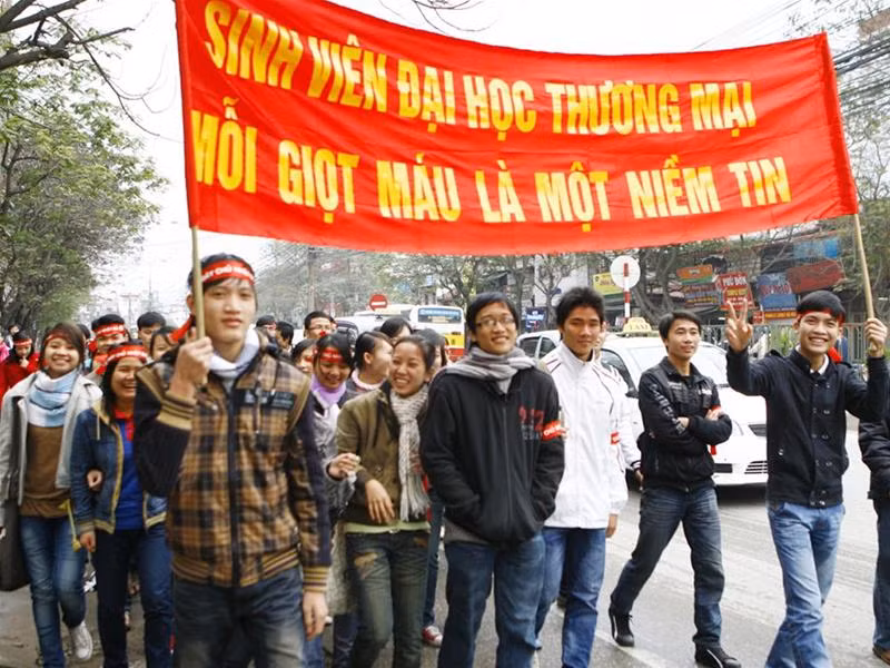Những hình ảnh của đoàn diễu hành trong Ngày Chủ nhật đỏ
