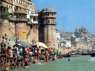 Tắm trên sông Hằng