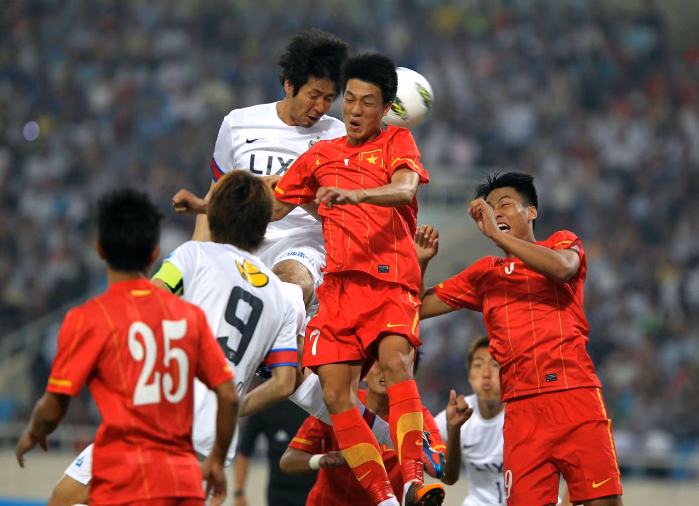 Các cầu thủ U23 VN thi đấu giao hữu với đội bóng Nhật Bản Kashima Antlers. Các cầu thủ U23 VN thi đấu giao hữu với đội bóng Nhật Bản Kashima Antlers