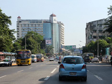 Thị trường bất động sản Yangon, Myanmar được đánh giá chỉ mới nóng 20 độ C, khan hiếm văn phòng cho thuê, căn hộ dịch vụ, khách sạn và có thể đạt 80 độ C vào năm 2018. Ảnh: Vũ Lê