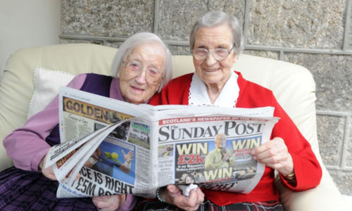 Hai cụ Edith và Evelyn sống cùng nhau tại nhà dưỡng lão Bonnyton ở Ellon, hạt Aberdeenshire, Scotland. Ảnh: Sunday Post. Hai cụ Edith và Evelyn sống cùng nhau tại nhà dưỡng lão Bonnyton ở Ellon, hạt Aberdeenshire, Scotland. Ảnh: Sunday Post