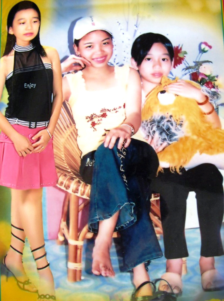 Di ảnh của ba chị em Yến Linh. Di ảnh của ba chị em Yến Linh