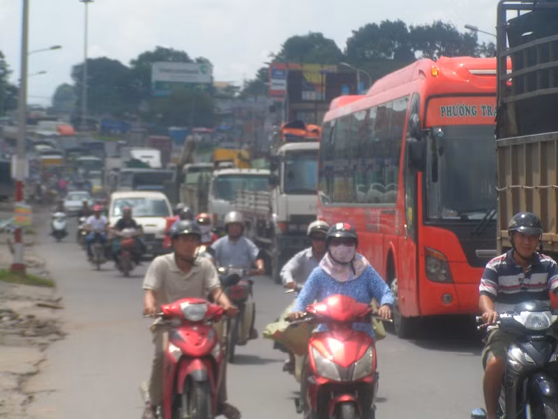 Vụ tai nạn khiến giao thông qua đây kẹt xe kéo dài