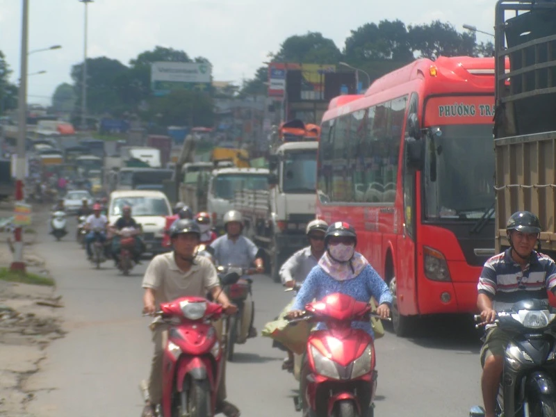 Vụ tai nạn khiến giao thông qua đây kẹt xe kéo dài