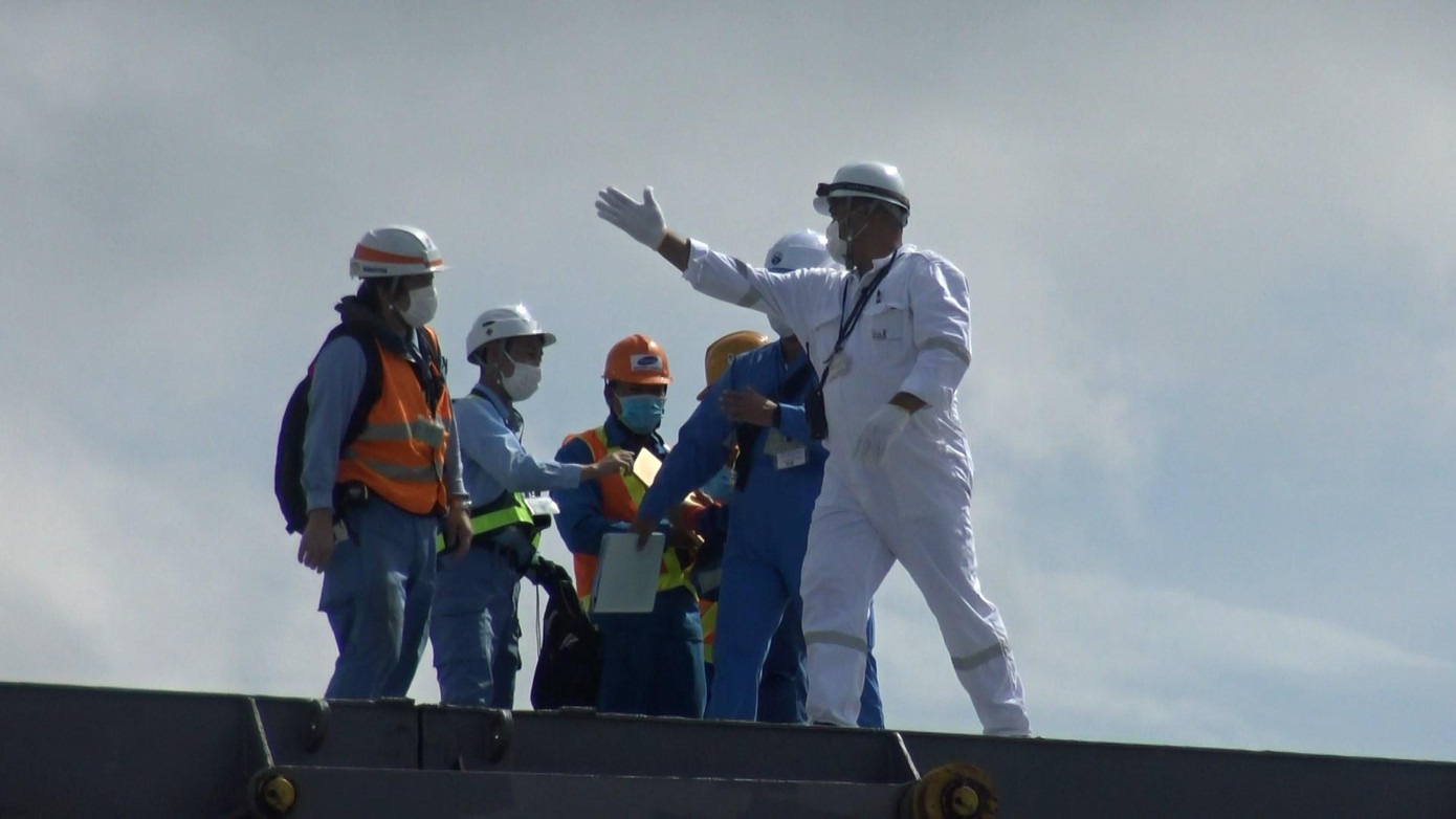 Các chuyên gia chuẩn bị tháo dỡ các toa tàu tuyến Metro số 1. Các chuyên gia chuẩn bị tháo dỡ các toa tàu tuyến Metro số 1.