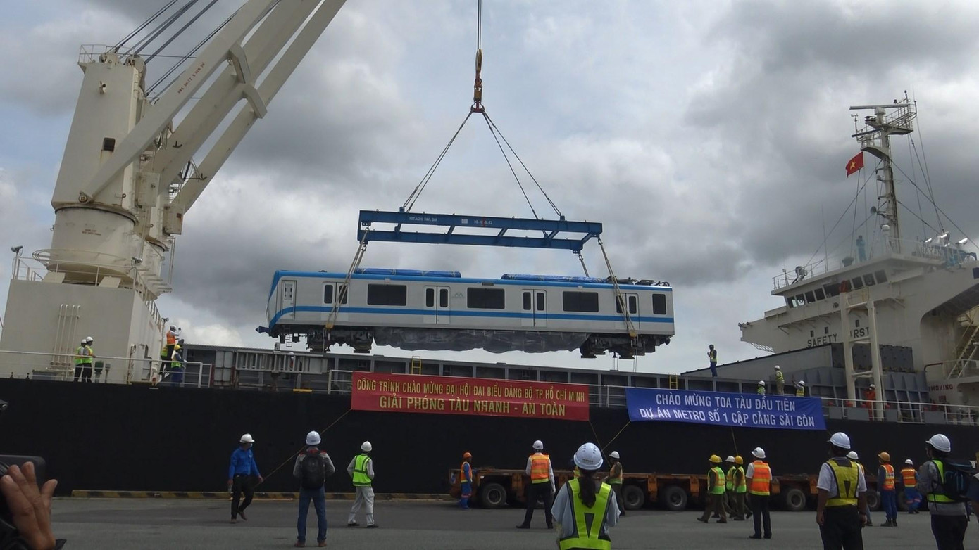 Dự kiến trong thời gian tới các đoàn tàu sẽ được chạy thử nghiệm. Dự kiến trong thời gian tới các đoàn tàu sẽ được chạy thử nghiệm.