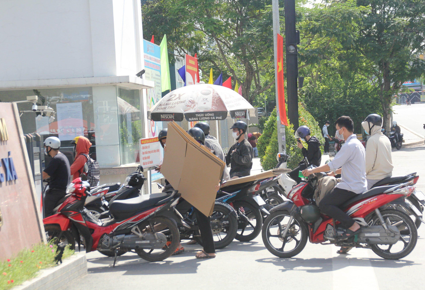 Ban quản lý KTX khẳng định không có chuyện phá khóa tủ của sinh viên để gom đồ.