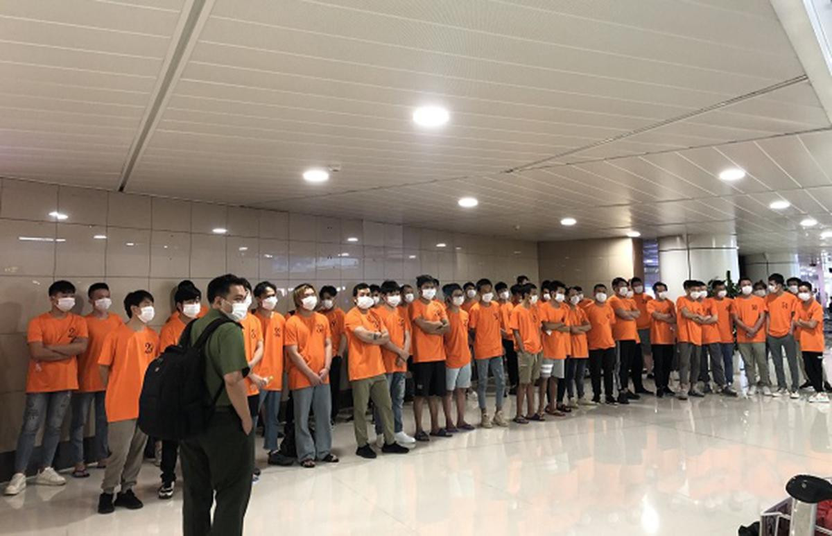 Trong 2 ngày, Công an TPHCM đã trục xuất 52 người nhập cảnh trái phép.