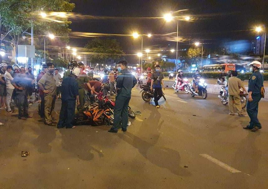 Lực lượng chức năng điều tra vụ việc.