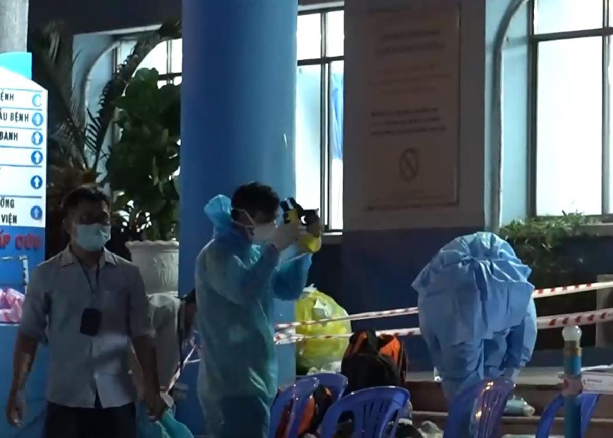 Bệnh viện Nhân Dân Gia Định bị cách ly tạm thời do có 3 người nghi mắc COVID-19 đến khám.