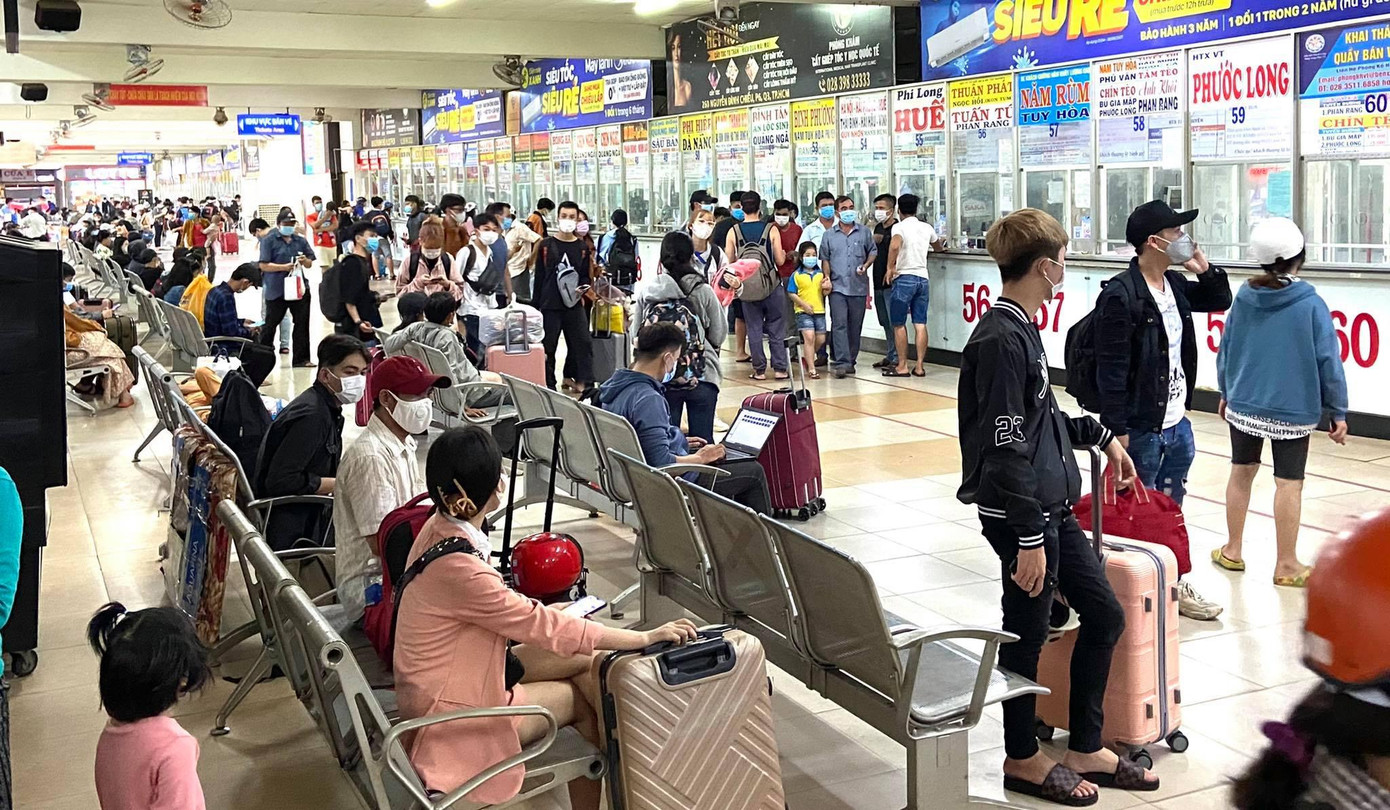 Do tình hình dịch bệnh ở TPHCM diễn biến phức tạp, hiện nay đã có nhiều tỉnh thành cấm hoạt động vận tải hành khách từ TPHCM đến để phòng dịch. Do tình hình dịch bệnh ở TPHCM diễn biến phức tạp, hiện nay đã có nhiều tỉnh thành cấm hoạt động vận tải hành khách từ TPHCM đến để phòng dịch.