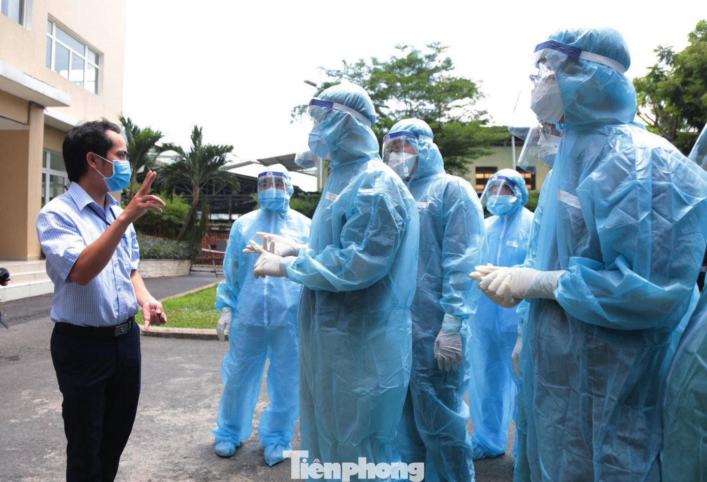 Qua phân tích các yếu tố lâm sàng, kết quả xét nghiệm cho thấy, nhiều khả năng trường hợp này mới nhiễm bệnh. TPHCM đang tích cực điều tra, truy vết để xác định nguồn nhiễm. TPHCM đang mở rộng diện lấy mẫu giám sát ở cả 3 Block chung cư nơi bệnh nhân cư trú, với số lượng khoảng gần 6.000 người.