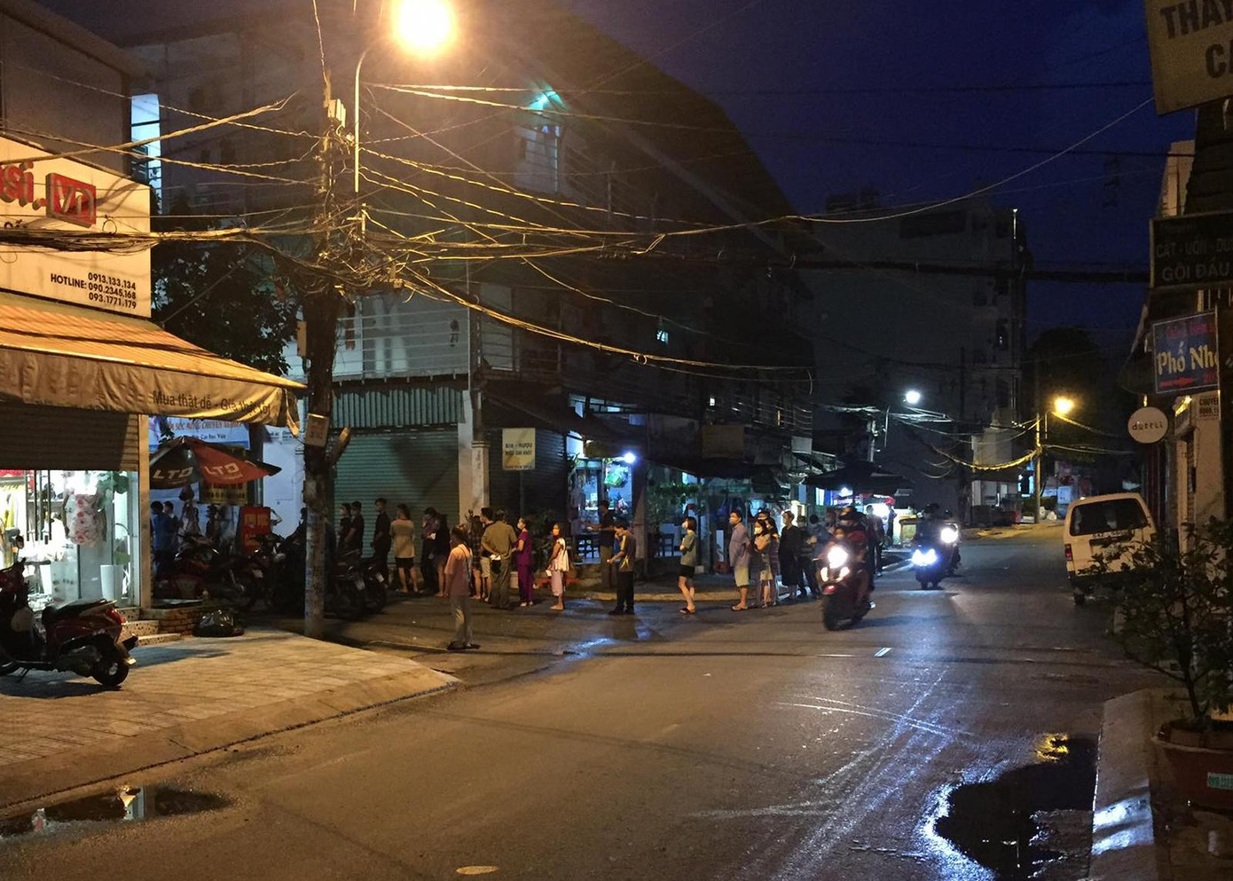 Khu dân cư bị phong tỏa do có ca dương tính. Khu dân cư bị phong tỏa do có ca dương tính.