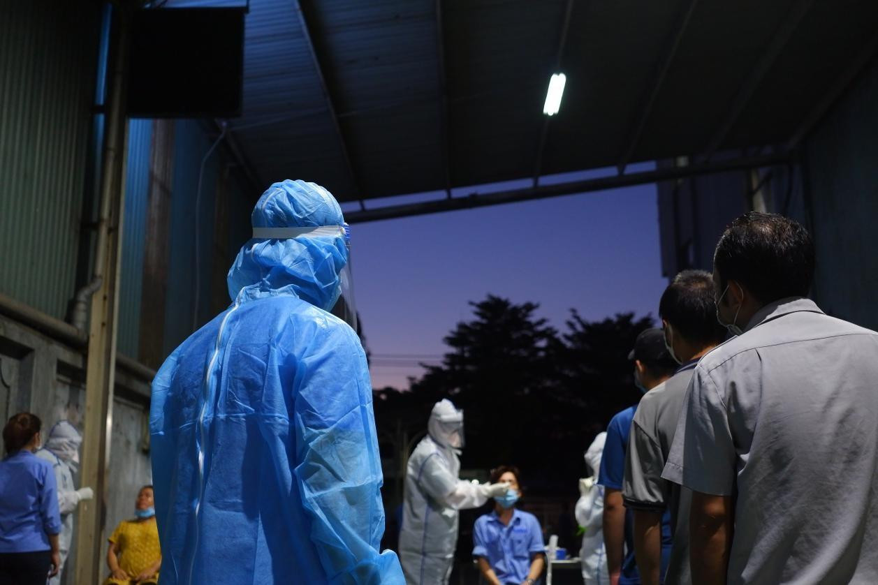 Công tác lấy mẫu, truy vết nguồn lây ở quận Gò Vấp đang được thực hiện thần tốc. Công tác lấy mẫu, truy vết nguồn lây ở quận Gò Vấp đang được thực hiện thần tốc.