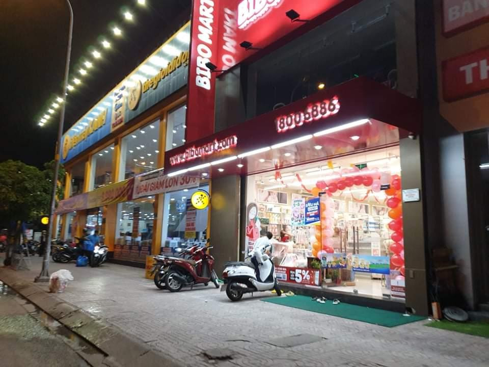 Theo chỉ đạo của UBND TPHCM, từ 0h ngày 31/5, các cửa hàng điện máy, trung tâm thương mại cũng đóng cửa.