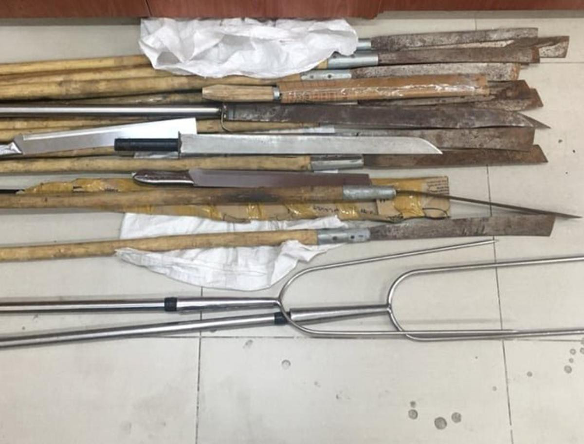 Nhiều hung khí bị thu giữ. Nhiều hung khí bị thu giữ.