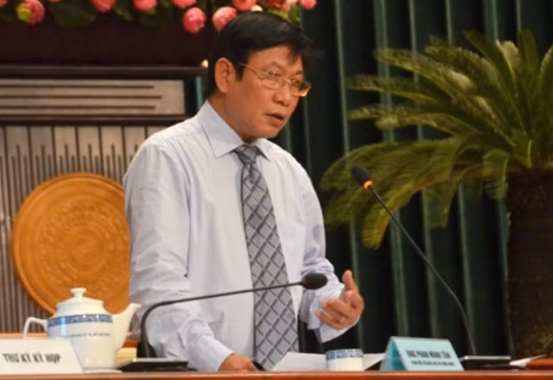 Bị can Phan Minh Tân lúc còn đương chức. Bị can Phan Minh Tân lúc còn đương chức.