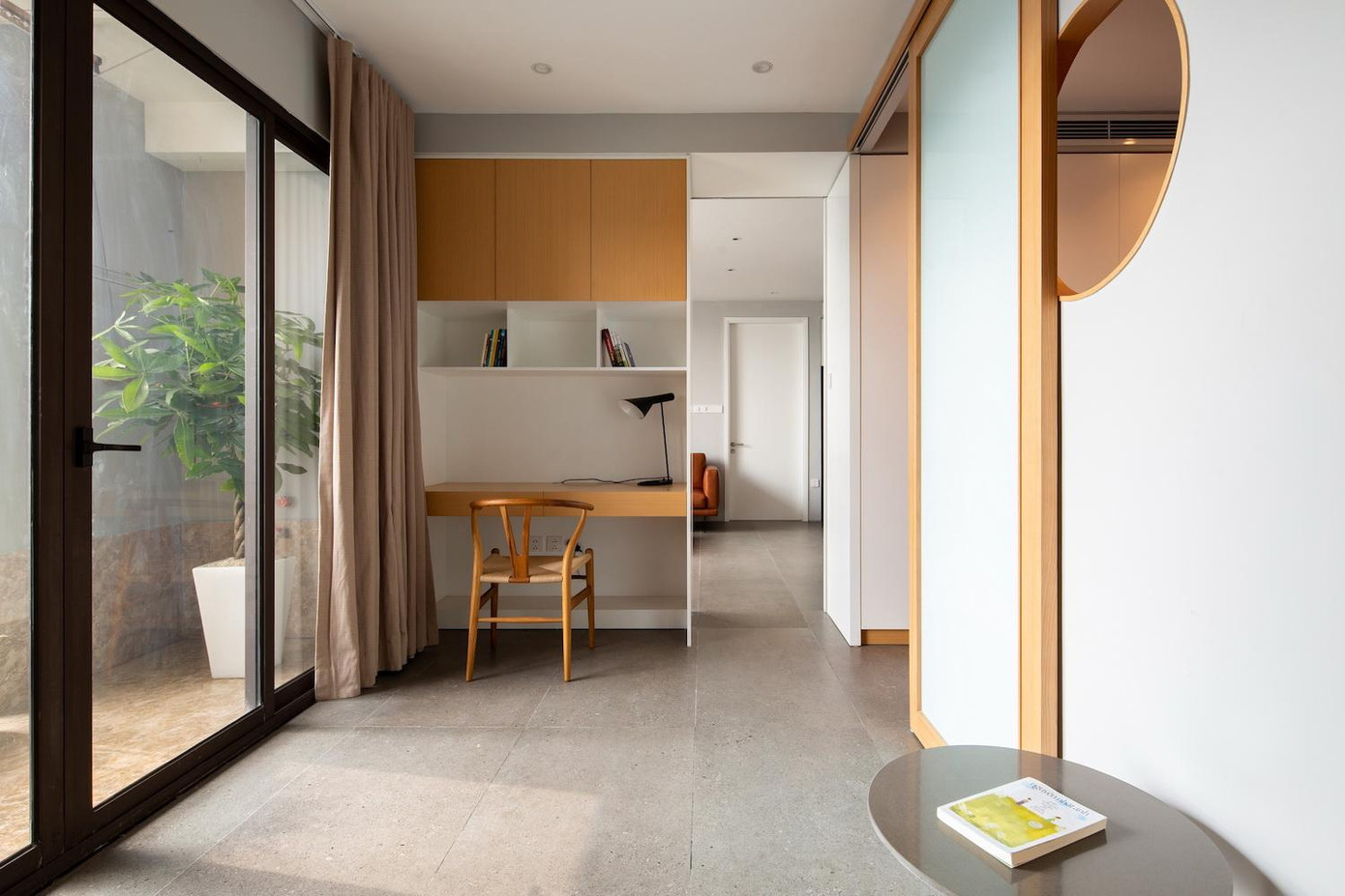 Không gian ngăn chia bằng hệ cửa lùa