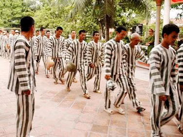 Tù nhân sau giờ lao động