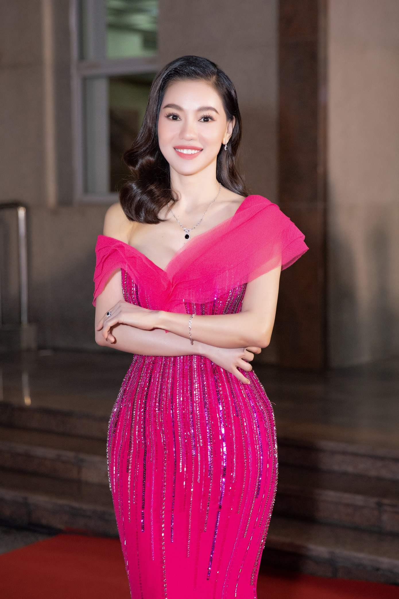 Hoa hậu Việt Nam 2016 Đỗ Mỹ Linh Miss World Việt Nam 2019 Lương Thuỳ Linh Bà Phạm Kim Dung - Phó Trưởng BTC Hoa hậu Việt Nam 2020 Người đẹp Nhân ái Nguyễn Thúc Thuỳ Tiên Đạo diễn âm nhạc Phúc Bồ 35 thí sinh vào Vòng Chung kết toàn quốc Hoa hậu Việt Nam năm 2020 ảnh 32