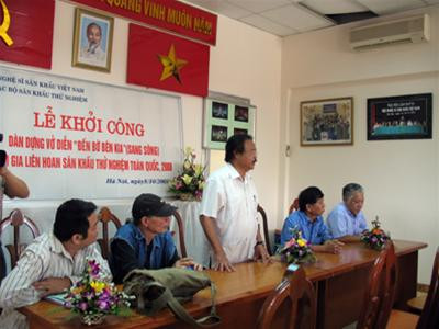 Lễ khởi công vở diễn "Đến bờ bên kia". Ảnh: H.T