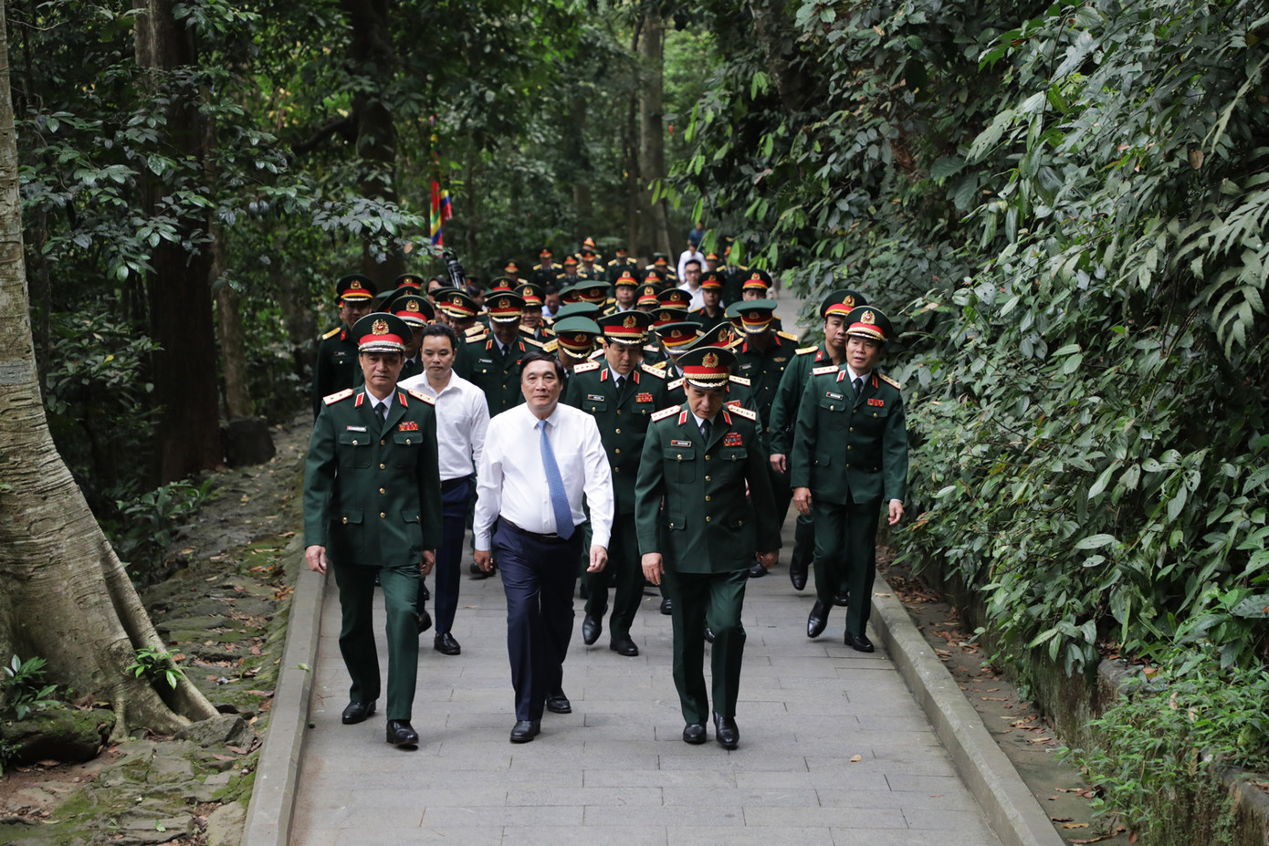 Cùng dự buổi lễ có: Trung tướng Nguyễn Văn Gấu, Ủy viên Trung ương Đảng, Phó chủ nhiệm Tổng cục Chính trị QĐND Việt Nam; Thượng tướng Phùng Sĩ Tấn, Phó tổng Tham mưu trưởng QĐND Việt Nam; cùng lãnh đạo các cơ quan, đơn vị của Bộ Quốc phòng. Đại biểu tỉnh Phú Thọ tham dự lễ khánh thành có: Ông Bùi Minh Châu, Ủy viên Trung ương Đảng, Bí thư Tỉnh ủy Phú Thọ; ông Bùi Văn Quang, Chủ tịch UBND tỉnh Phú Thọ.