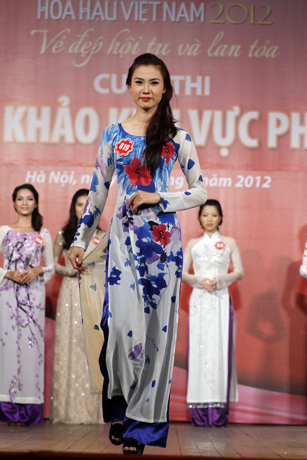 Bùi Thị Hà Anh. SBD: 819