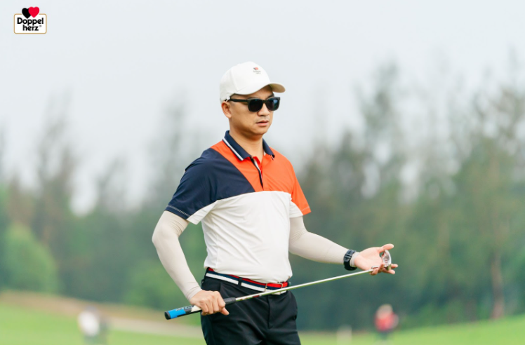 Golfer Nguyễn Minh Đức ( Đại diện nhà thuốc Ngọc Đông) Golfer Nguyễn Minh Đức ( Đại diện nhà thuốc Ngọc Đông)
