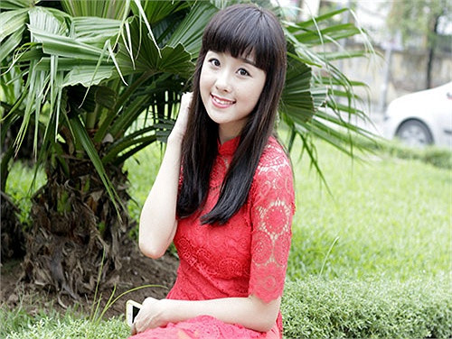 Ngay từ khi học lớp 3, Thanh Hiền đã theo học múa, hát tại CLB UNESCO tuổi thơ