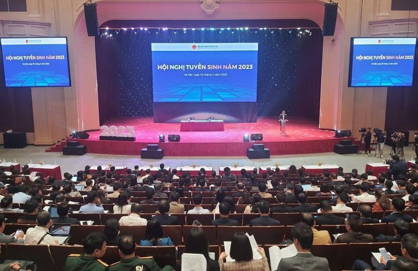 Toàn cảnh hội nghị tuyển sinh năm 2023, sáng nay 3/3 Toàn cảnh hội nghị tuyển sinh năm 2023, sáng nay 3/3