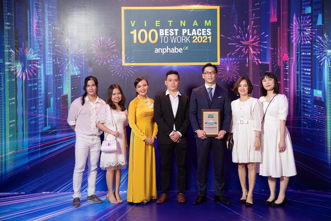LIXIL Việt Nam vinh dự lọt Top 100 Nơi làm việc tốt nhất Việt Nam 2021 LIXIL Việt Nam vinh dự lọt Top 100 Nơi làm việc tốt nhất Việt Nam 2021