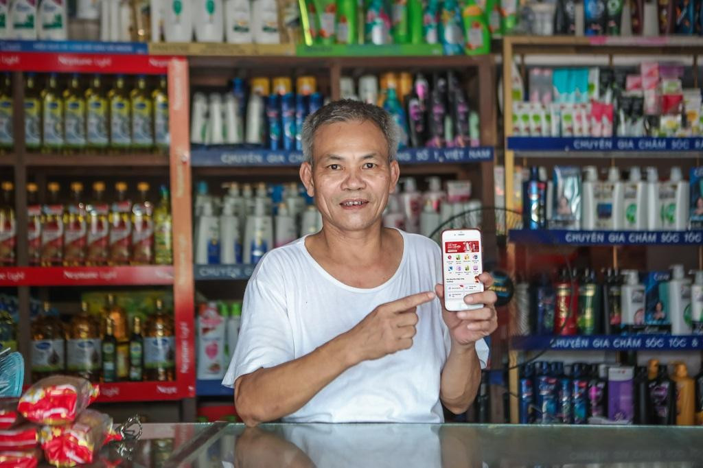 VinShop đang trở thành người đồng hành trên chặng đường làm giàu của hàng vạn tạp hóa Việt. VinShop đang trở thành người đồng hành trên chặng đường làm giàu của hàng vạn tạp hóa Việt.