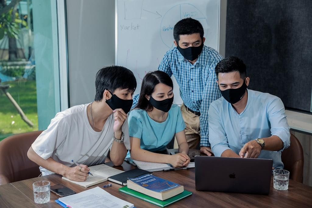 Đội ngũ những người thành danh tại nước ngoài là người thầy tốt nhất cho lứa nhân sự tiềm năng tại One Mount. Đội ngũ những người thành danh tại nước ngoài là người thầy tốt nhất cho lứa nhân sự tiềm năng tại One Mount.