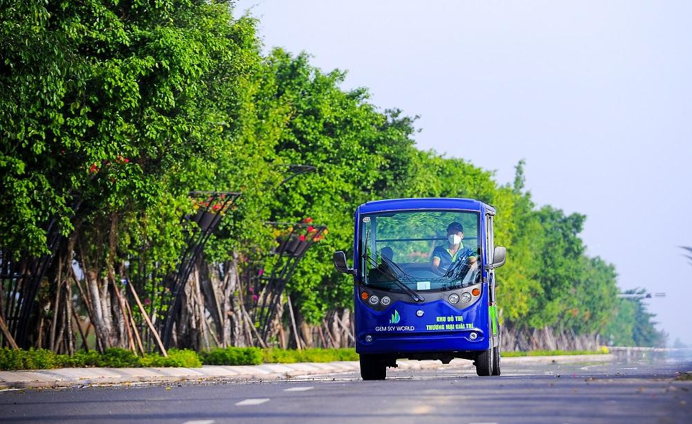 Cùng với những tiện ích đa dạng và đồng bộ, không gian xanh mát nâng cao chất lượng môi trường sống là những yếu tố đắt giá giúp Gem Sky World “lấy lòng” đa số khách hàng.