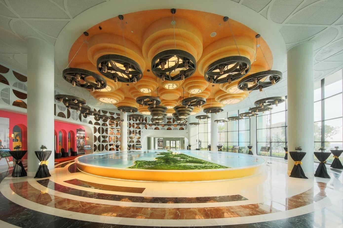 Sa bàn Phú Quốc tại Sun Signature Gallery mang tới góc nhìn toàn diện cho du khách về sự phát triển “bùng nổ” của đảo Ngọc