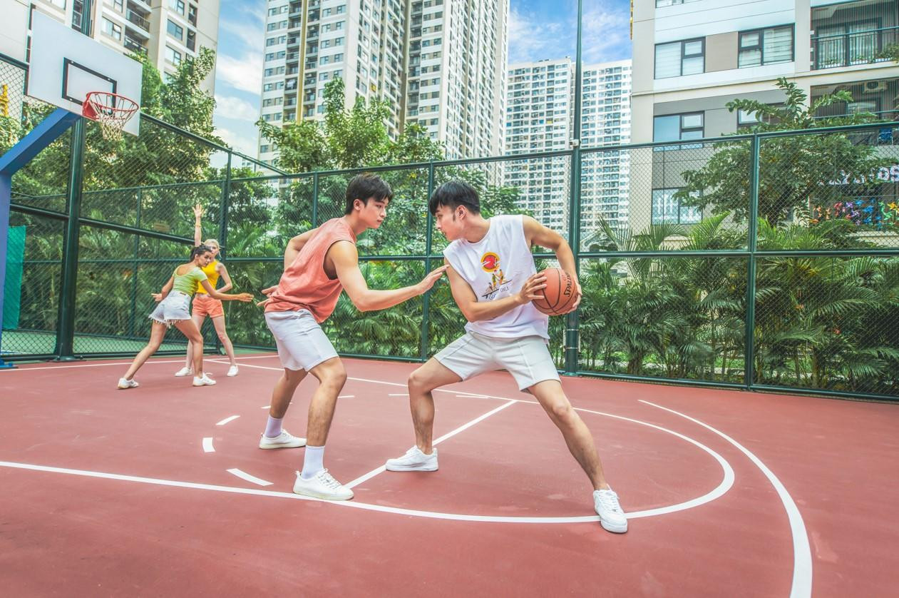 Cùng nhau rèn luyện sức khỏe trong bầu không khí thư giãn, trong lành Cùng nhau rèn luyện sức khỏe trong bầu không khí thư giãn, trong lành