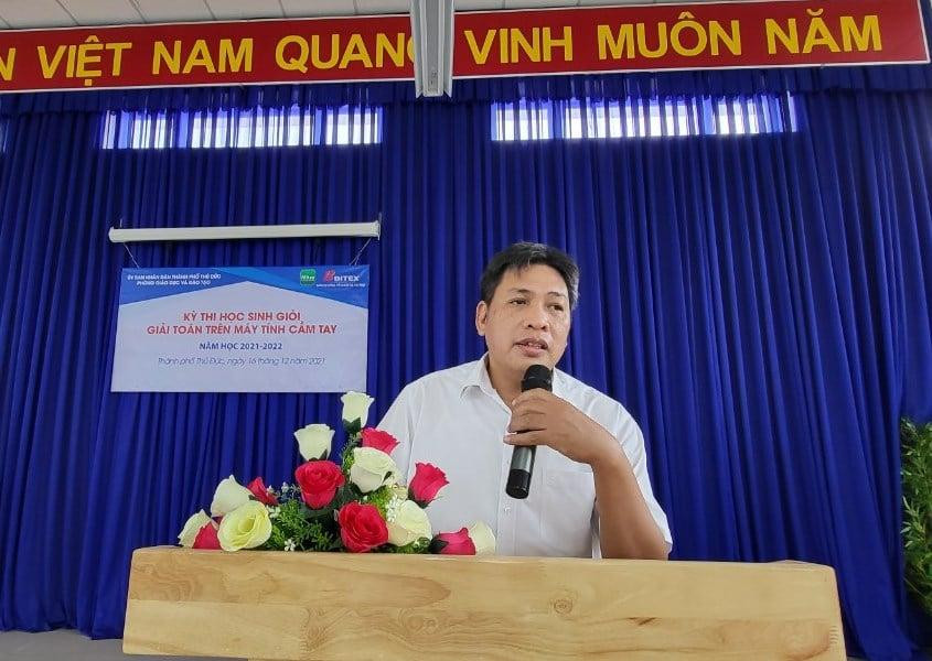 Ông Nguyễn Anh Phong - Phó phòng GD&amp;ĐT thành phố Thủ Đức phát biểu cảm ơn Trường học Thông minh 789 đã hỗ trợ kỳ thi thành công