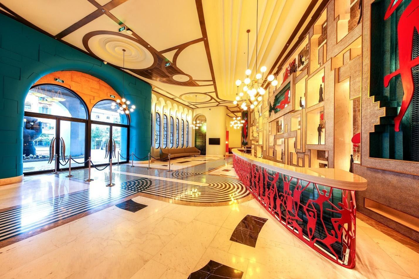 Sun Signature Gallery tái hiện nghệ thuật thời kỳ Mid Century Modern trong không gian Thị trấn Địa Trung Hải phồn hoa