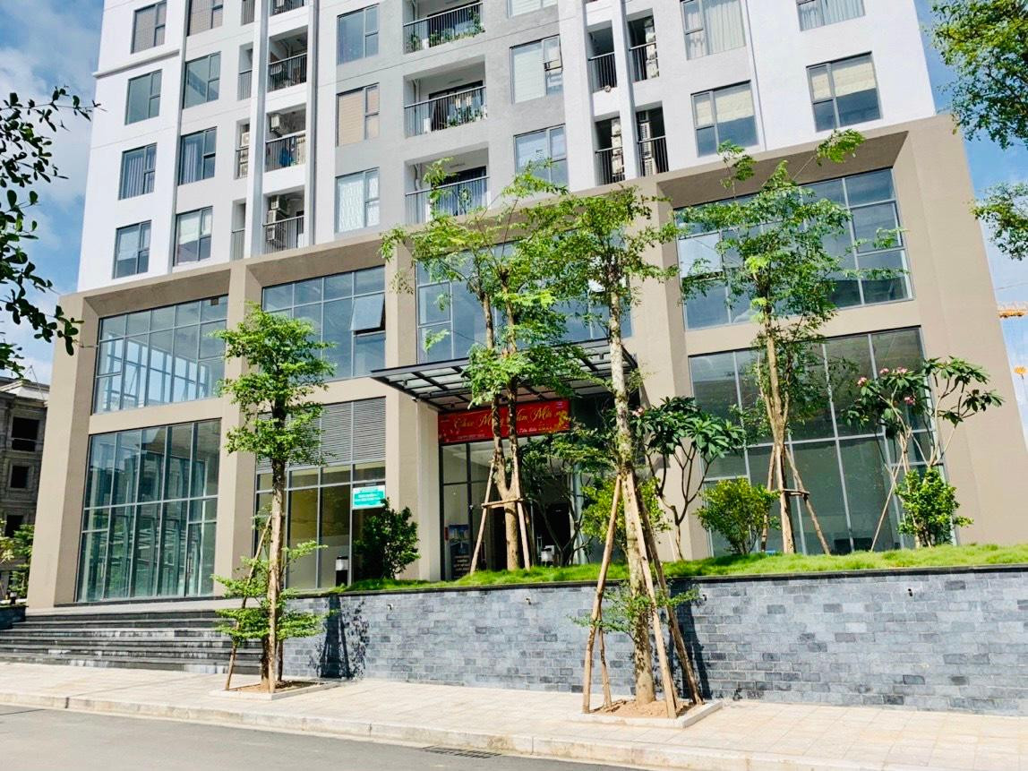 Khu vực shophouse trong tòa cư dân hiện hữu, sẵn sàng đi vào hoạt động Khu vực shophouse trong tòa cư dân hiện hữu, sẵn sàng đi vào hoạt động