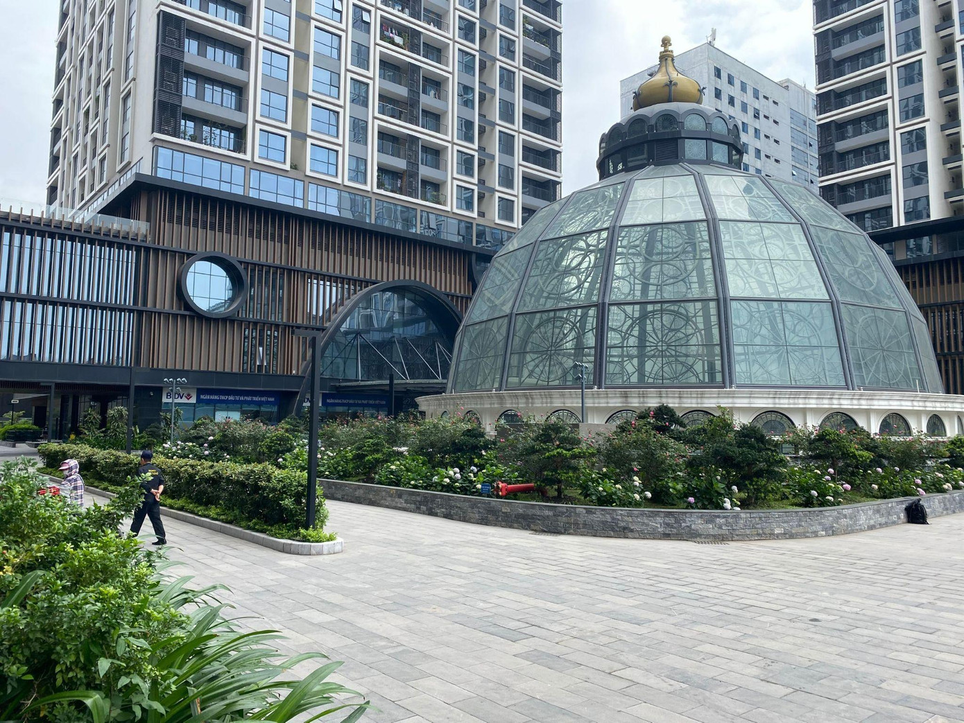 Lối vào Sachi Tower có nhiều tiện ích cây xanh được bố trí thiết kế đẹp mắt Lối vào Sachi Tower có nhiều tiện ích cây xanh được bố trí thiết kế đẹp mắt