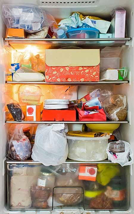 Tích trữ thực phẩm không đúng cách tạo điều kiện cho vi khuẩn phát triển Tích trữ thực phẩm không đúng cách tạo điều kiện cho vi khuẩn phát triển
