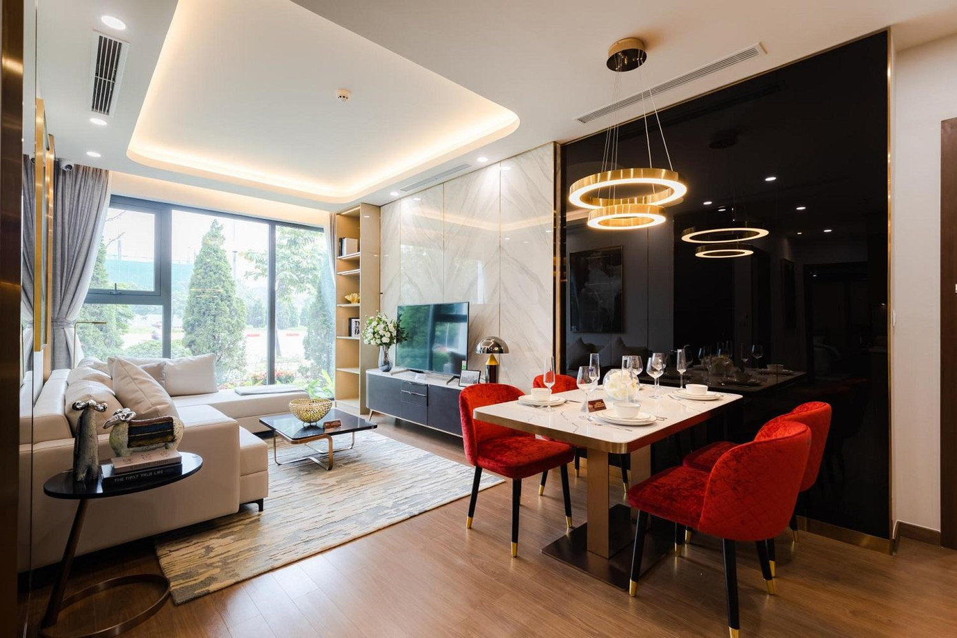 Một góc căn hộ lớn trong căn Dual Key với 2 phòng ngủ, phòng khách và phòng ăn rộng rãi Một góc căn hộ lớn trong căn Dual Key với 2 phòng ngủ, phòng khách và phòng ăn rộng rãi